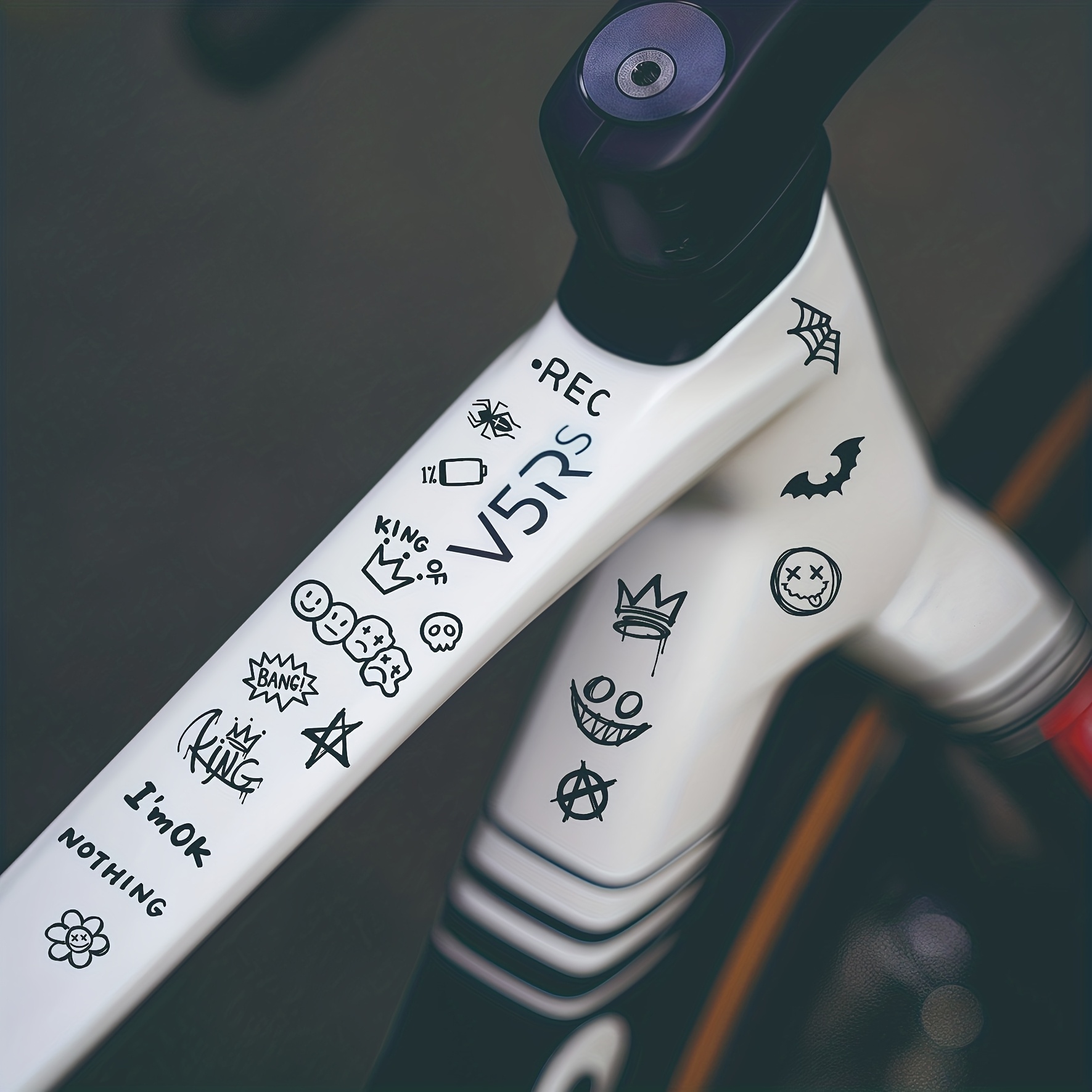 ชุดสติ๊กเกอร์ตกแต่งลายกราฟฟิตี - Cycling Gear Organizer Bag บทวิจารณ์และราคา